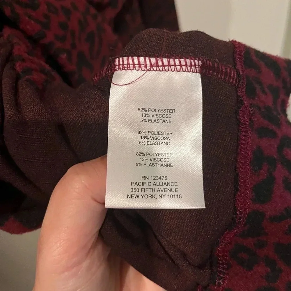 Sweater​ - Picture 4 of 4